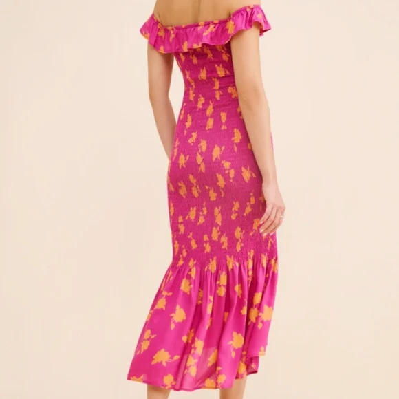 NWT By Anthropologie Smocked Off-The-Shoulder Midi Dress Size Large Magenta - Picture 3 of 10